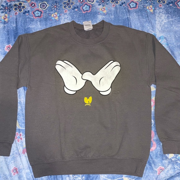Medium grey Wutang crewneck. - Picture 1 of 3